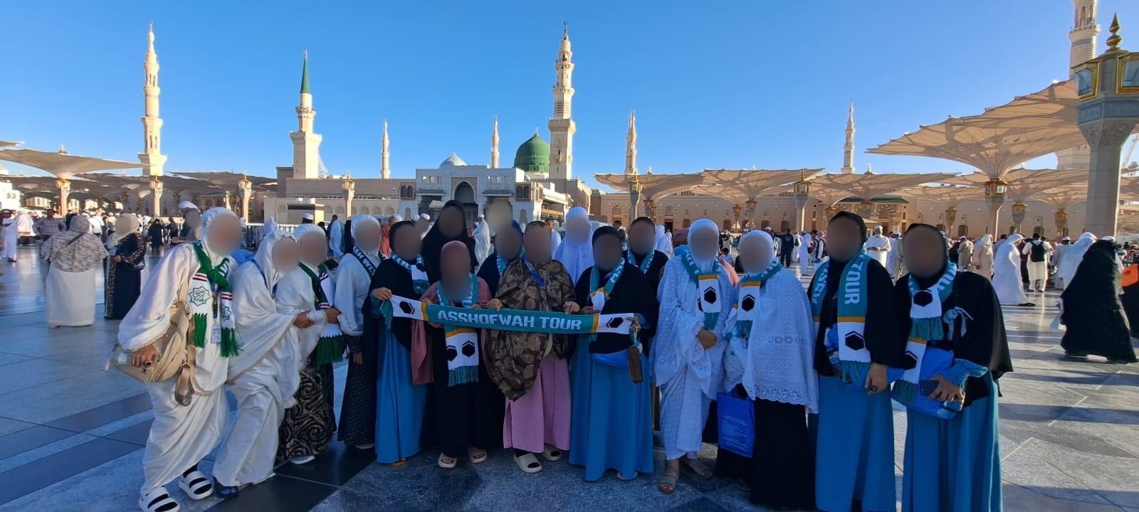 Jamaah di Masjid Nabawi