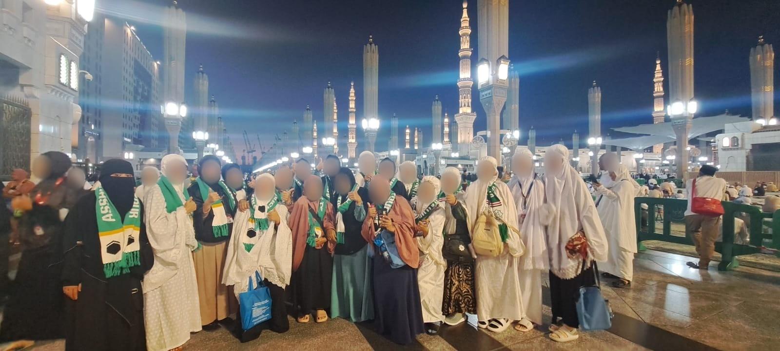Jamaah di Masjid Nabawi